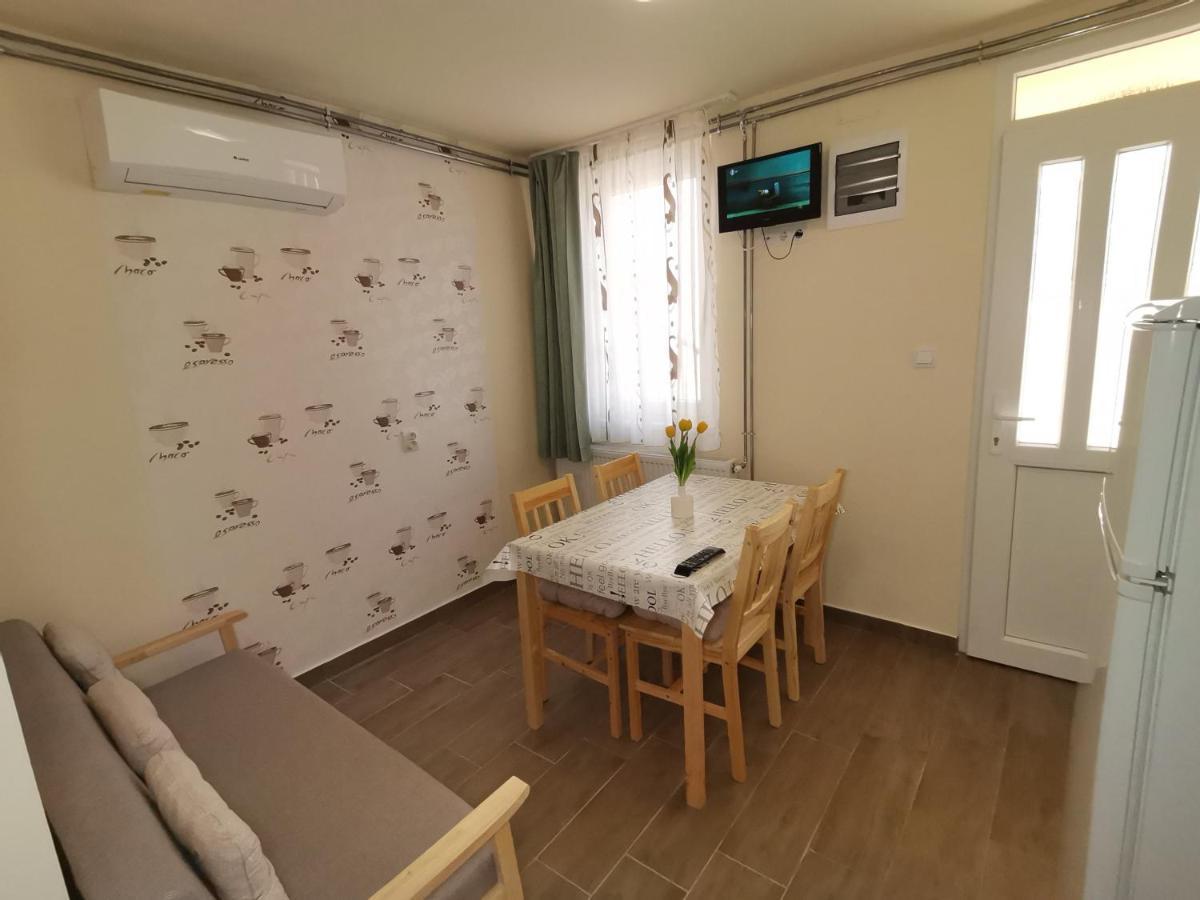 Gyoengyvirag Apartmanhaz Hajdúszoboszló Εξωτερικό φωτογραφία