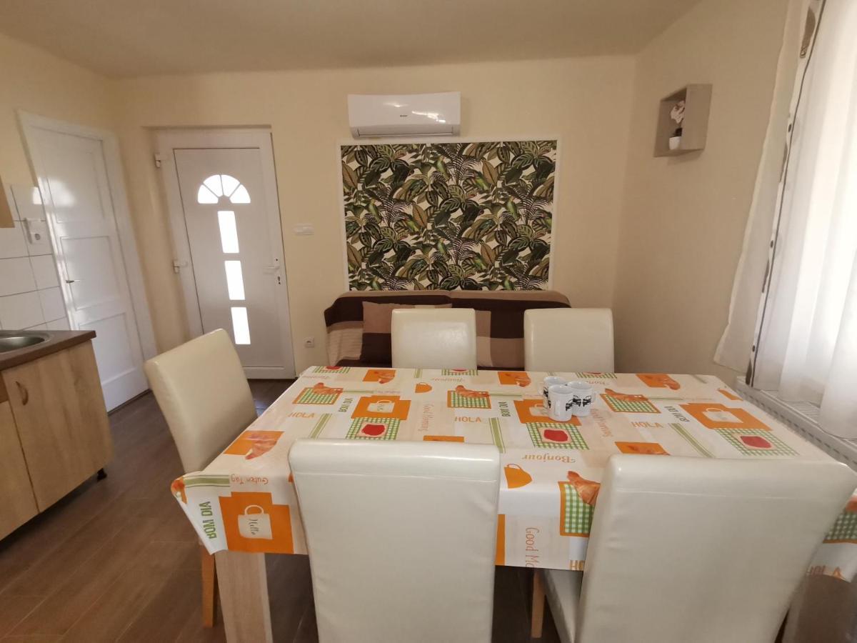 Gyoengyvirag Apartmanhaz Hajdúszoboszló Εξωτερικό φωτογραφία