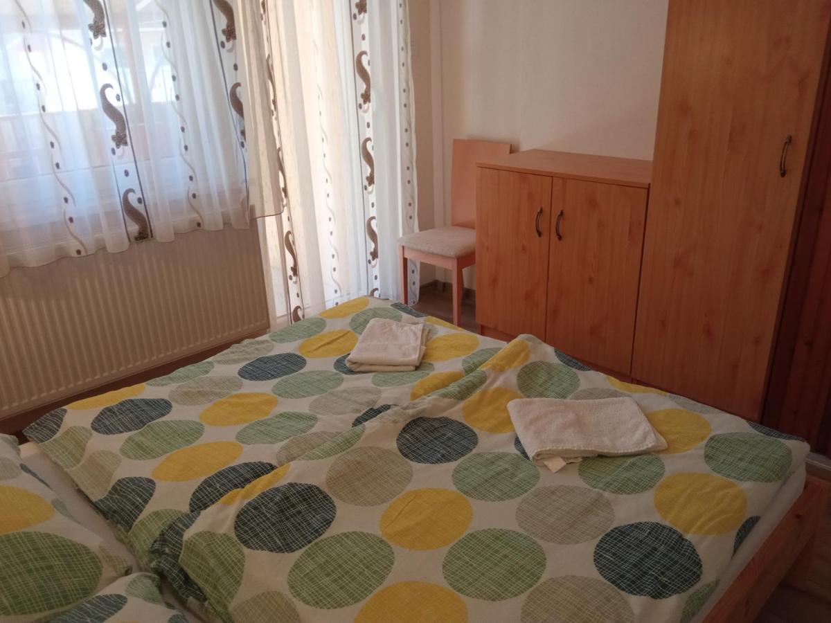 Gyoengyvirag Apartmanhaz Hajdúszoboszló Εξωτερικό φωτογραφία