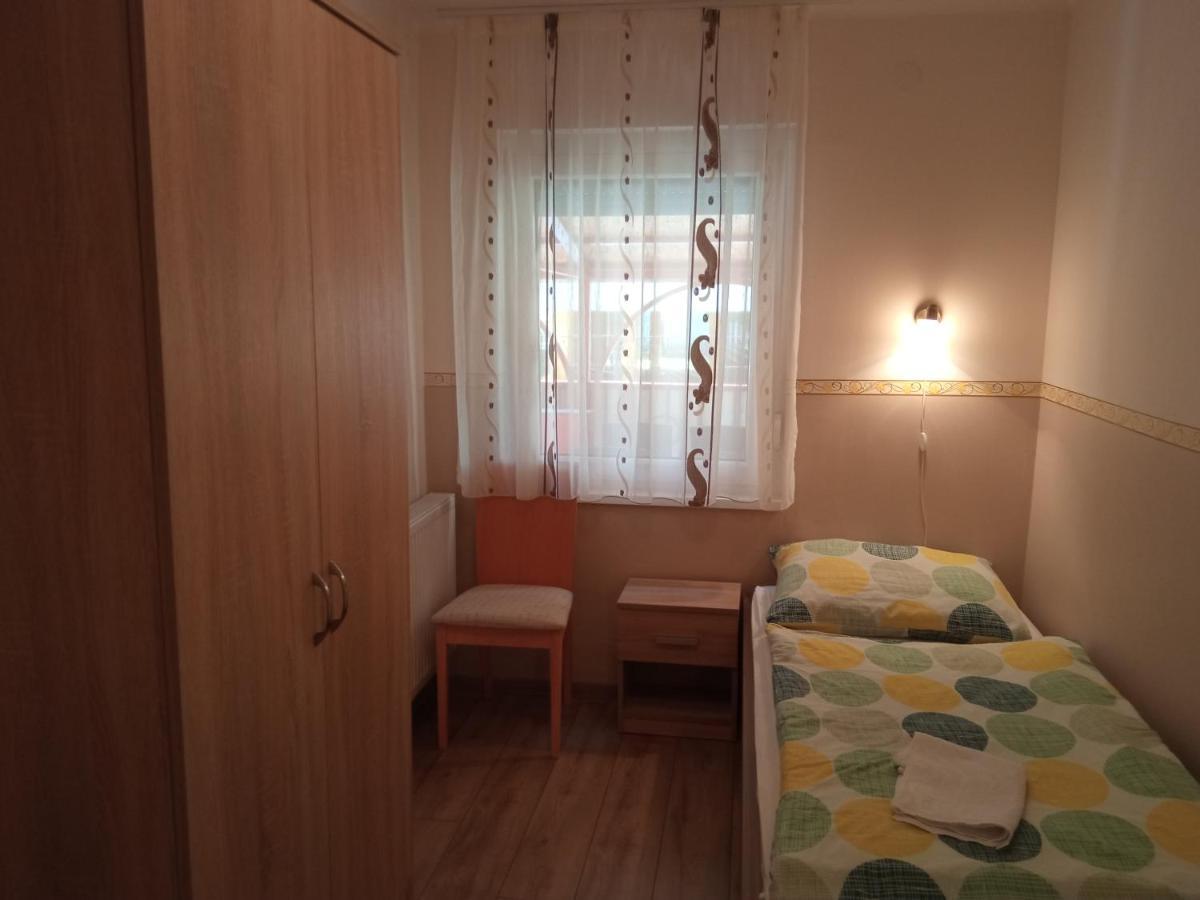 Gyoengyvirag Apartmanhaz Hajdúszoboszló Εξωτερικό φωτογραφία